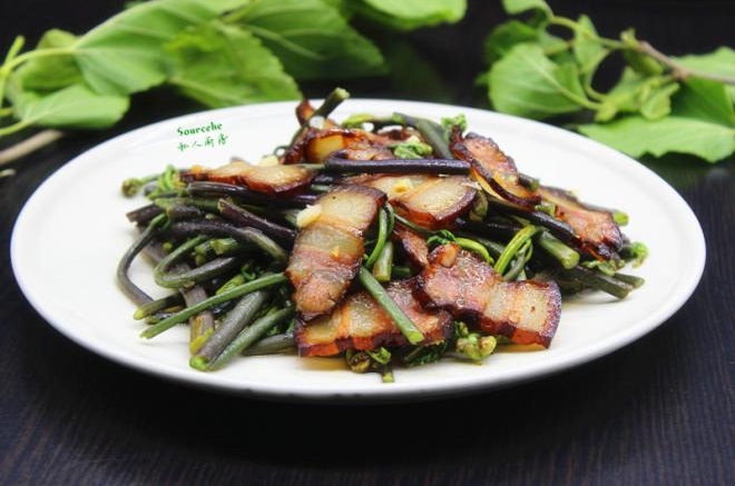 蕨菜炒腊肉