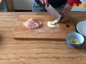 菠萝切块