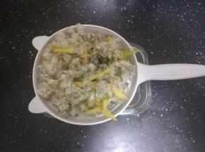 蒸好以后，把汤汁滤出来。