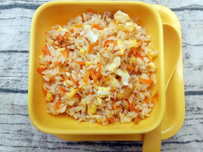 萝卜干炒饭