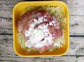 再加入一勺玉米淀粉