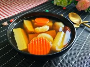 盛入碗中，甜甜的，很好喝哦！