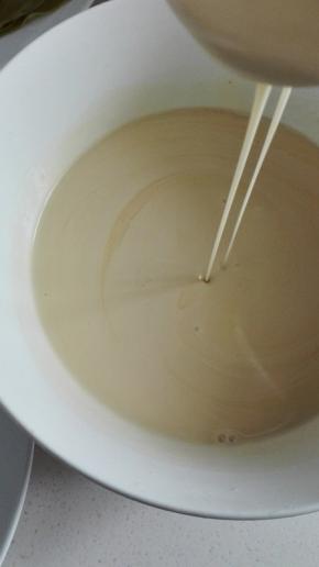 冷藏后的面糊更加浓稠