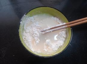 加入适量的水。
