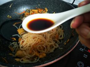 适量的陈醋。我喜欢多点醋