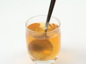 搅拌均匀，能隐隐约约看到白桃的果肉哦。