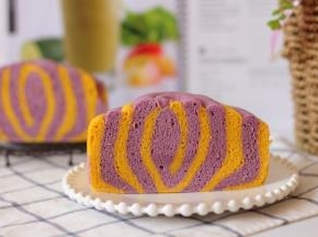 放入蒸锅，大火烧开后继续转中火加热20分钟，关火，停3分钟开盖