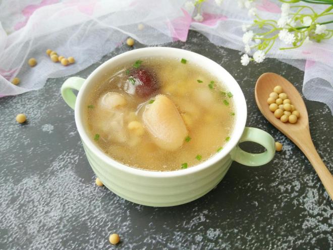 黄豆猪手汤