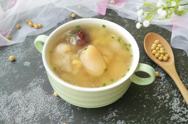 黄豆猪手汤