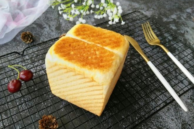 “66”紫薯吐司