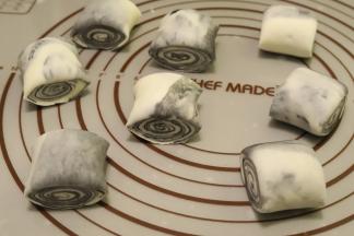 平均将面团切成大概4厘米的小馒头