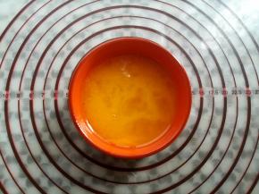 加入鸡蛋打散，不用打发