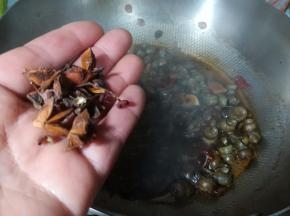 八角等调料。