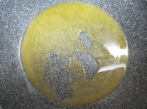 黄油小火加热至完全融化。