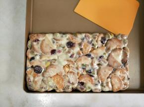 借助刮板整形。