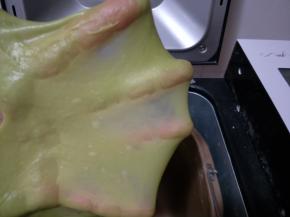 检查可以抻出结实不易破的薄膜即可。