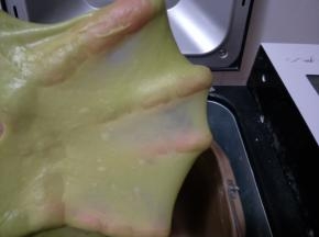 检查可以抻出结实不易破的薄膜即可。