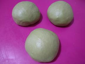 分成3份，滚圆。