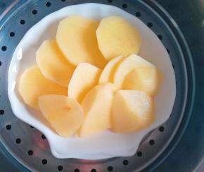 上锅蒸至熟透即可