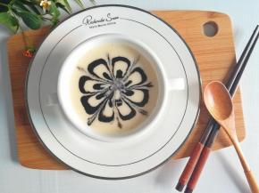 用牙签从外圈往中心画即可，第一次画这种，有点儿丑，哈哈，将就将就，不喜勿喷哈，哈哈