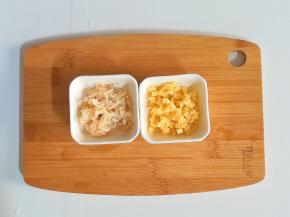 虾皮沥干水分，奶酪切成丁