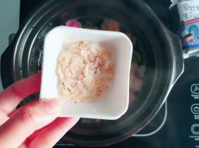 下虾皮煮1分钟出锅