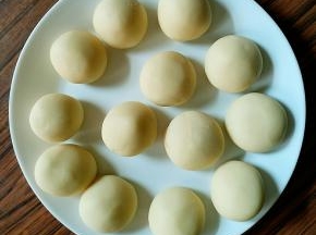 徒手揉圆。