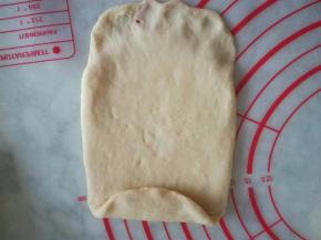 自下往上卷起来。