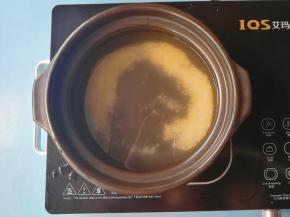 加入充足的水熬煮30分钟