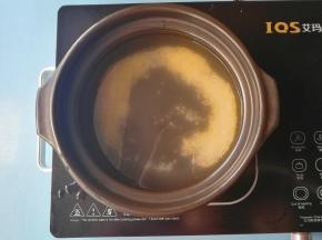 加入充足的水熬煮30分钟