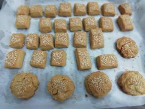 最后放入提前预热好的烤箱中，170度 中层烤30分钟，烤好后取出