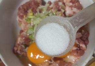 加入适量的食盐