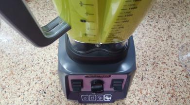 大概不到两分钟的样子，蔬果汁已经打得非常细腻均匀了。