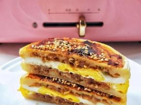 香喷喷的微焦香的饼皮，咬上一口太满足了( •̀∀•́ )