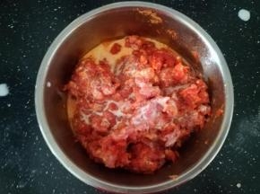 继续搅拌，直到上劲。