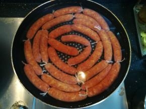 冷水下锅，小火煮三十分钟。水不能烧开。