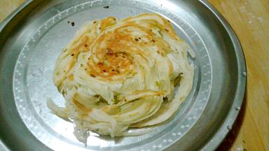 13.出锅，轻轻抖一下，已经超多层次，手抓饼哦