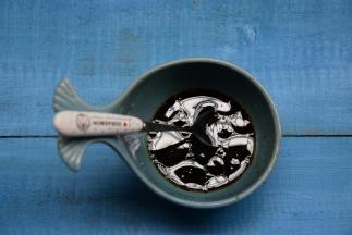 碗里加入所有调料拌匀