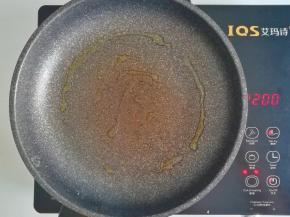 起锅刷一层牛油果油