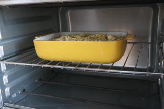 烤箱提前预热，上下火170度20分钟左右，上色满意即可。