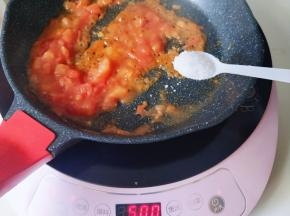 再加入白砂糖。