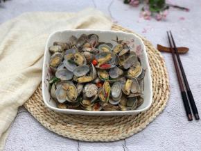 因为加了豆瓣酱，所以其他的调料尽量少甚至可以不要。