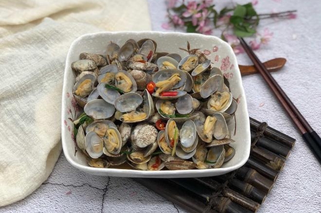 豆瓣酱炒花蛤