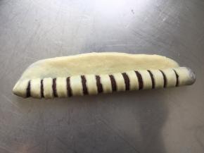 翻面，轻轻卷起