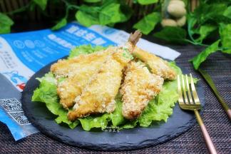 起锅，用吸油纸吸干多余的油即可。