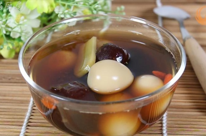 做法胸脯蛋火锅的糖水鹌鹑_鹌鹑红枣蛋糖水的红枣-味鸡家常肉吃做法图片