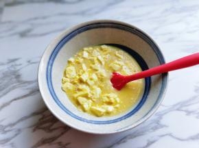 用硅胶铲搅拌均匀。