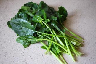 1:新鲜菠菜洗净