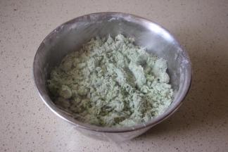 7:盖好保鲜膜醒发至少30分钟（夏天请放冰箱冷藏室醒发）