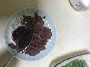 加入一汤匙蚝油